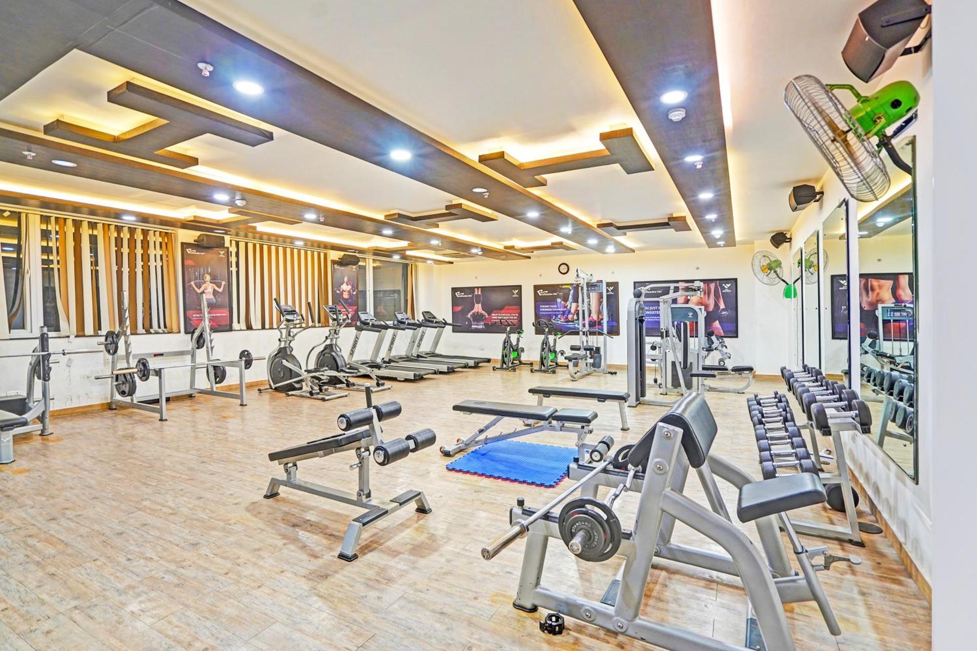 Palette Gomti Nagar Near Ekana Stadium Formerly Gusto Club Lucknow Luaran gambar